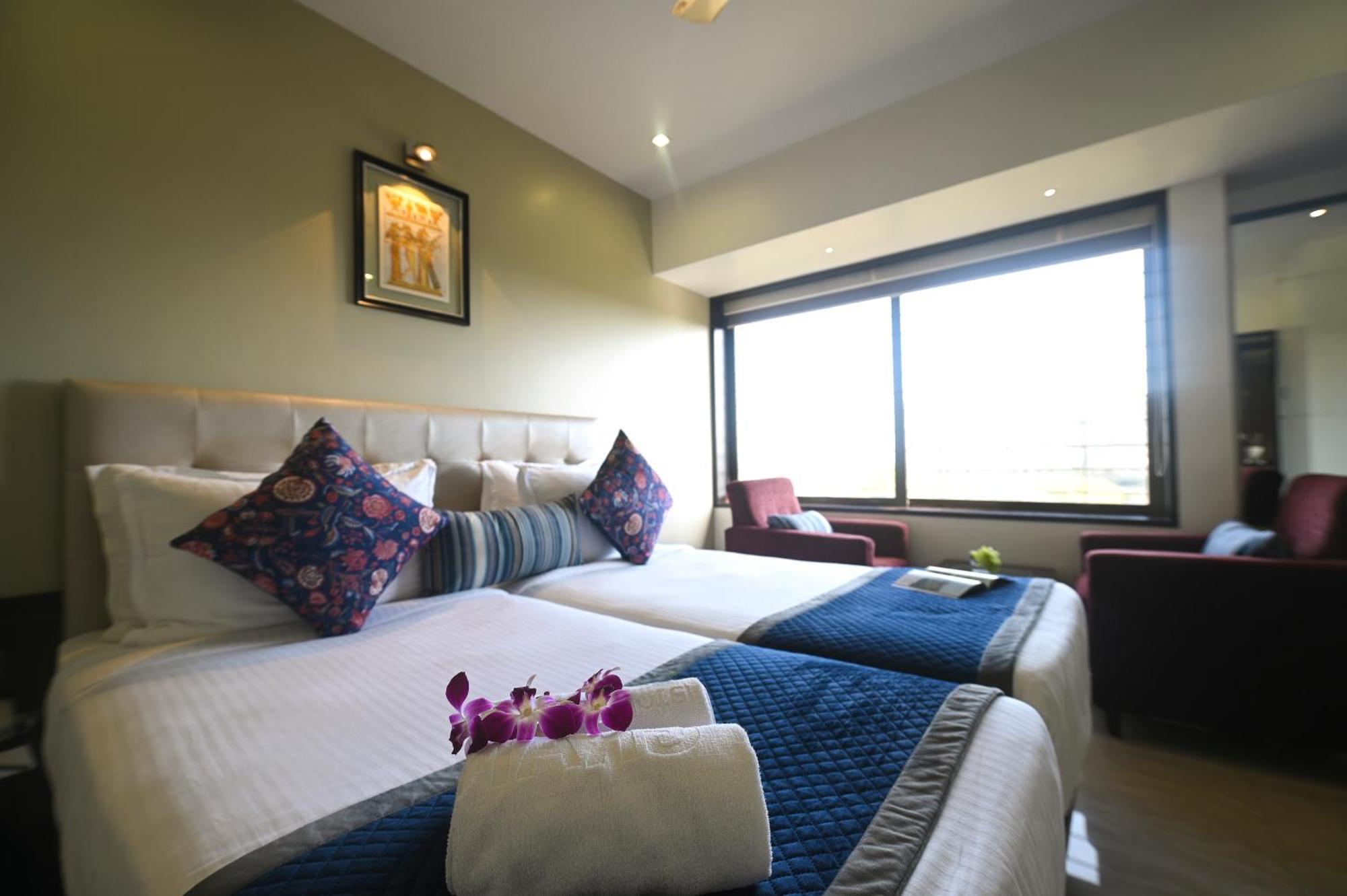 Hotel Le Grande - International Airport Mumbai