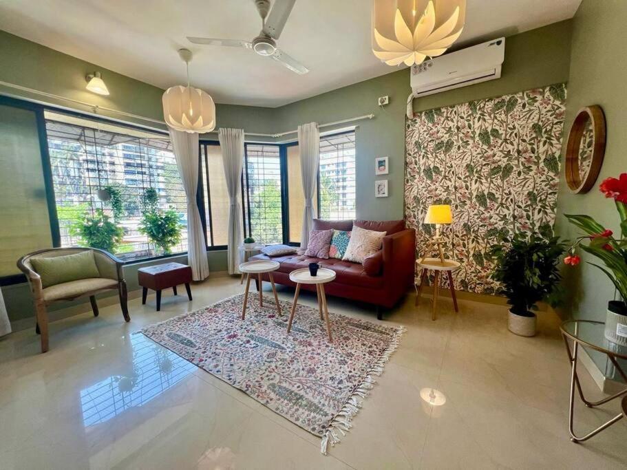 Simon Lydia 5 - A Sunlit Charm In Bandra, Pali Village By Connekt Homes * Bombaim