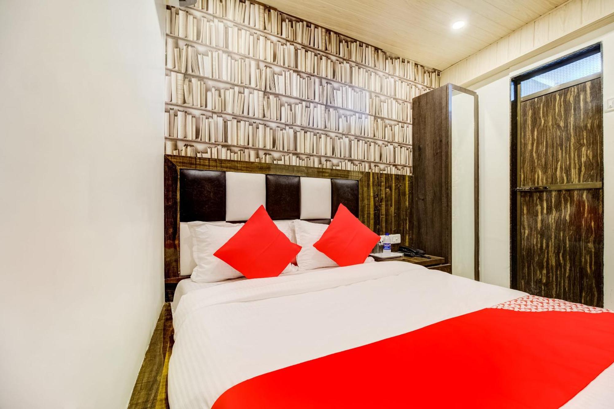 Oyo Flagship Qubic Hotel Bombaim