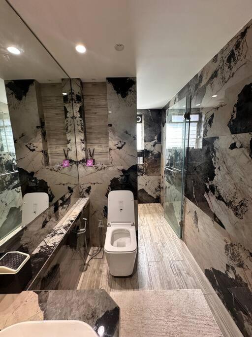 House Of Luxury 8 *