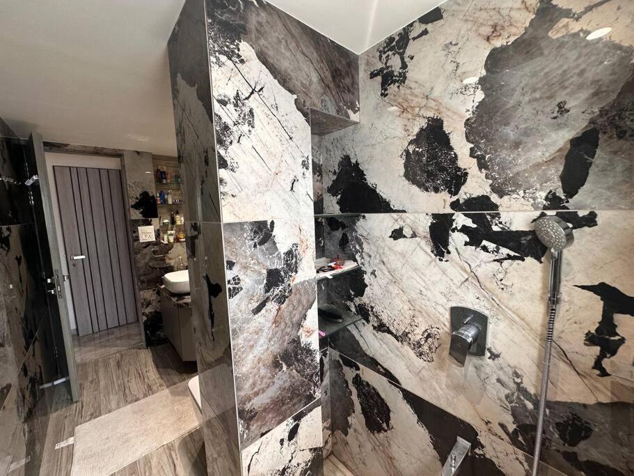 House Of Luxury 8 Apartment Mumbai