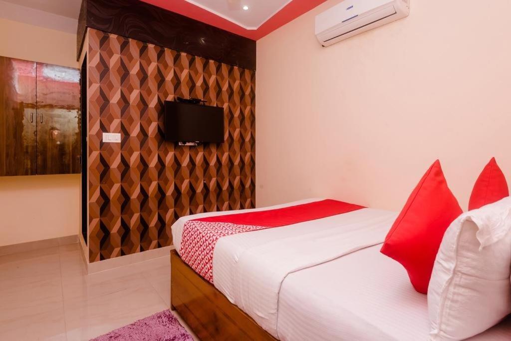 Guest house Wind Flower New Aadya International Near International Airport *