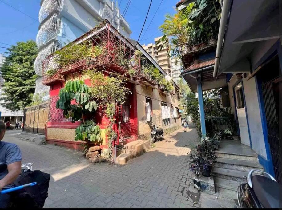 Apartamento Simon Lydia 5 - A Sunlit Charm In Bandra, Pali Village By Connekt Homes Bombaim