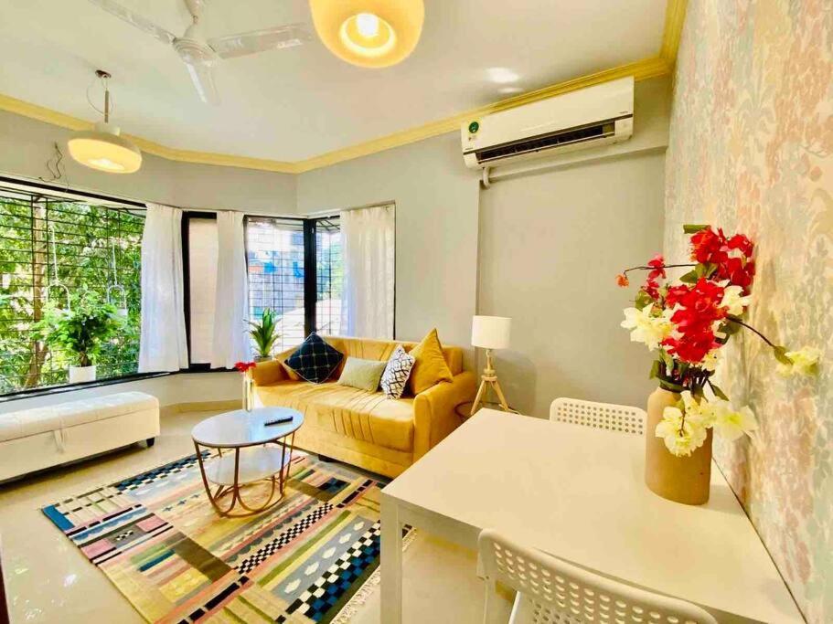 Apartment Simon Lydia 3 - A Bliss Nest In Bandra, Pali Village By Connekt Homes Mumbai