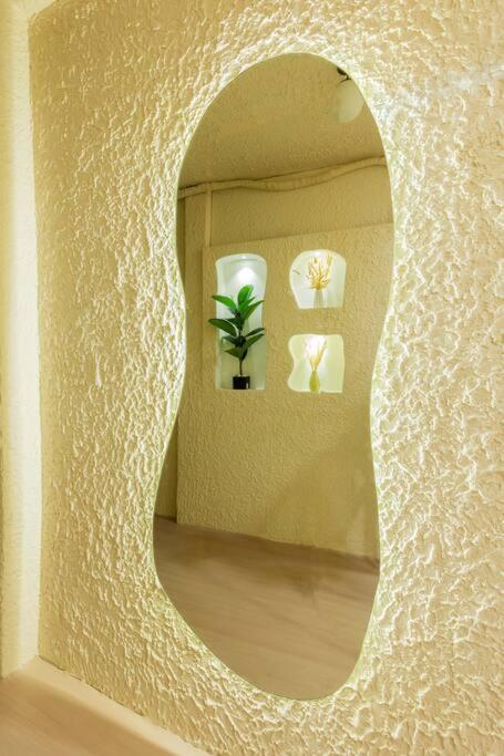Apartment Cave House Near The Sea Mumbai