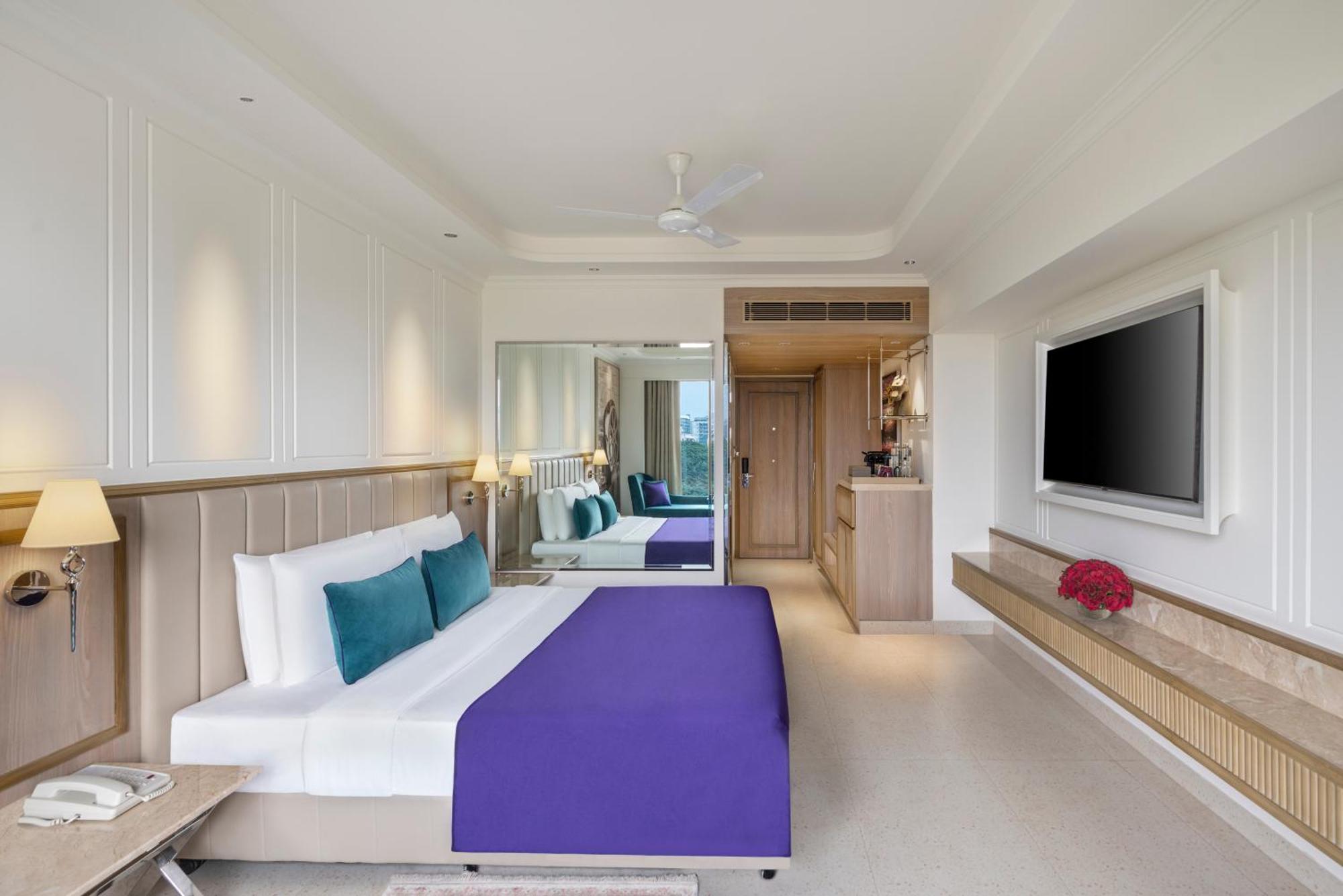 Hotel Aurika, International Airport 5*