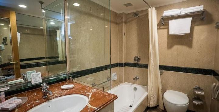 Hotel Ramada Plaza By Wyndham Palm Grove Bombaim