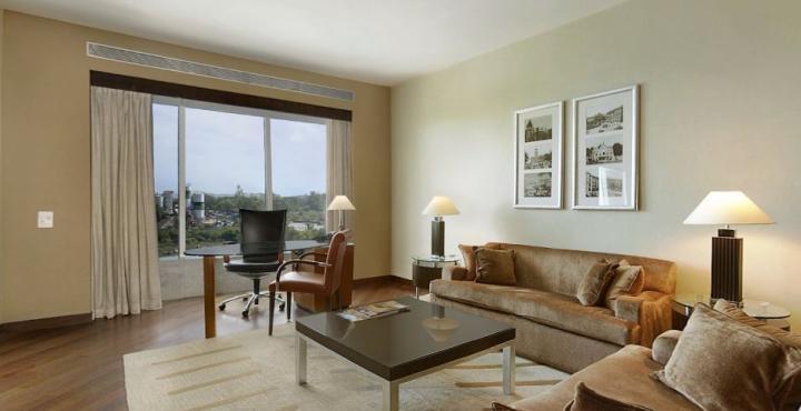 Hyatt Regency International Airport 5*