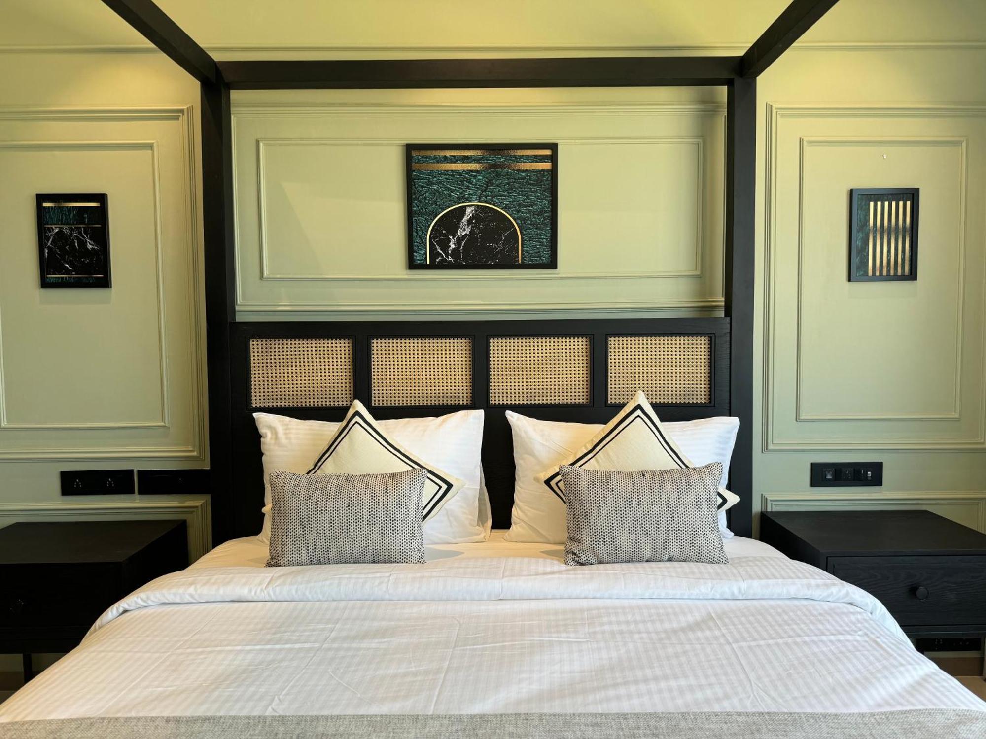 House, Valnai Malad Hotel