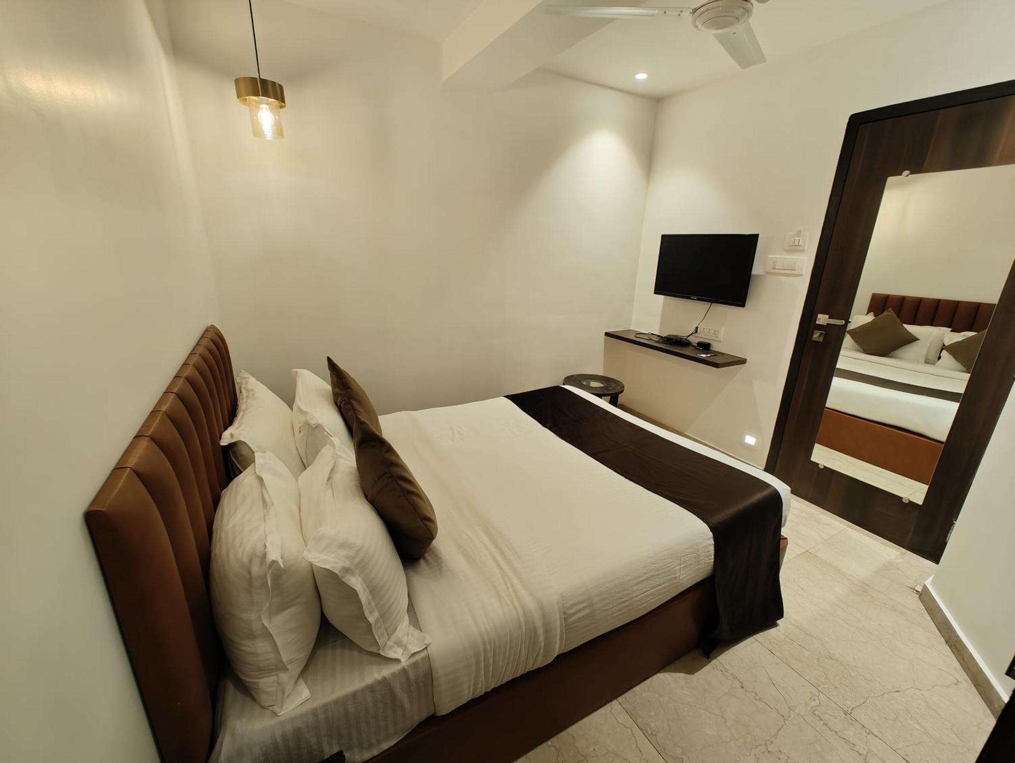 The Majlis - Colaba Hotel Mumbai