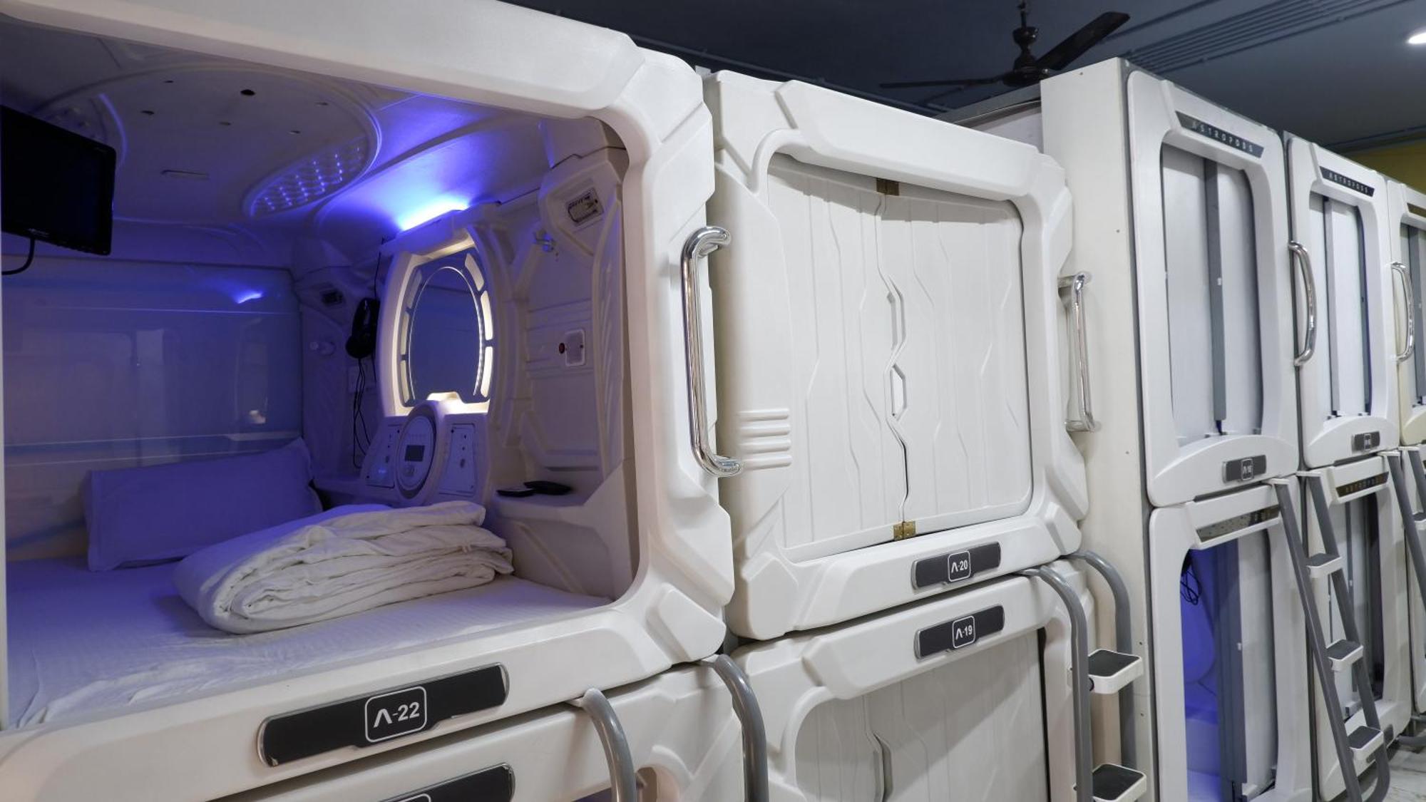 Astropods Capsule hotel Mumbai