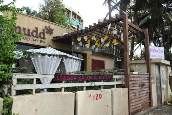 Seaview Bandra W Nr Taj Indian Women Only Homestay