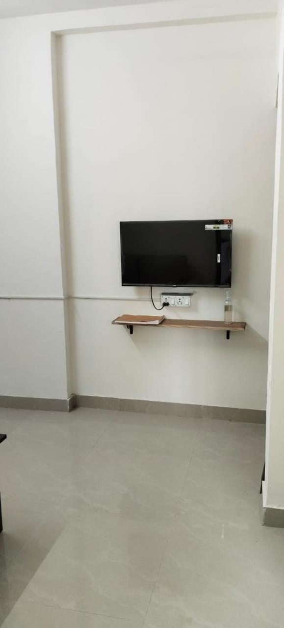 1br In Lower Parel Apartment *