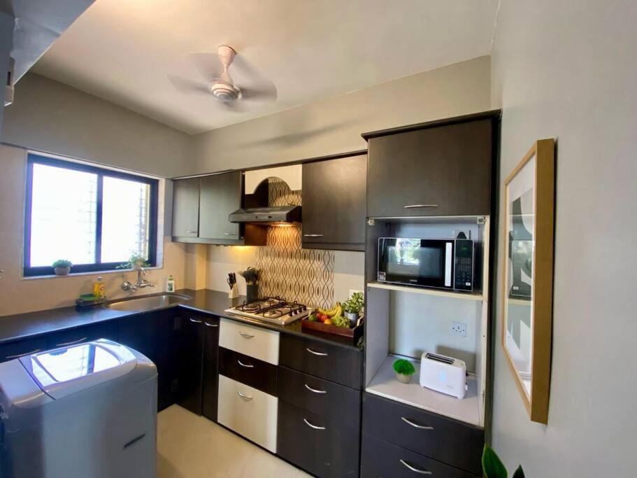 Apartamento Simon Lydia 5 - A Sunlit Charm In Bandra, Pali Village By Connekt Homes *