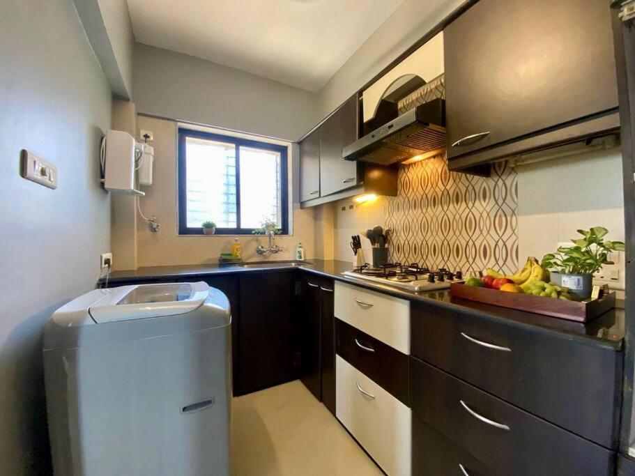 Apartamento Simon Lydia 5 - A Sunlit Charm In Bandra, Pali Village By Connekt Homes *