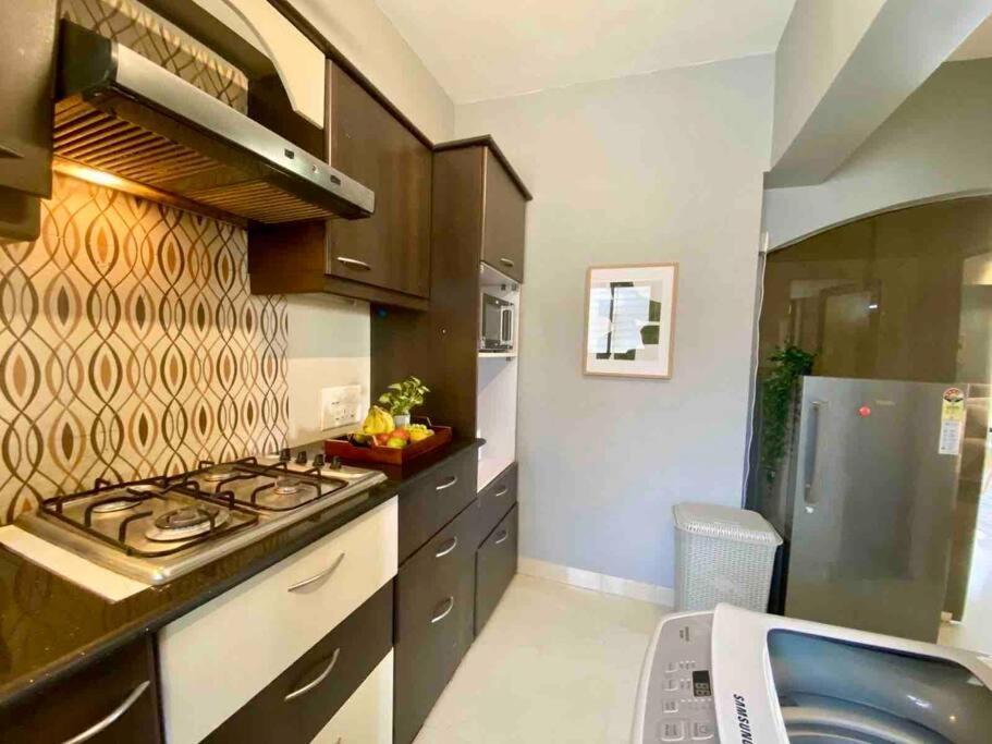 Simon Lydia 5 - A Sunlit Charm In Bandra, Pali Village By Connekt Homes Apartamento Bombaim