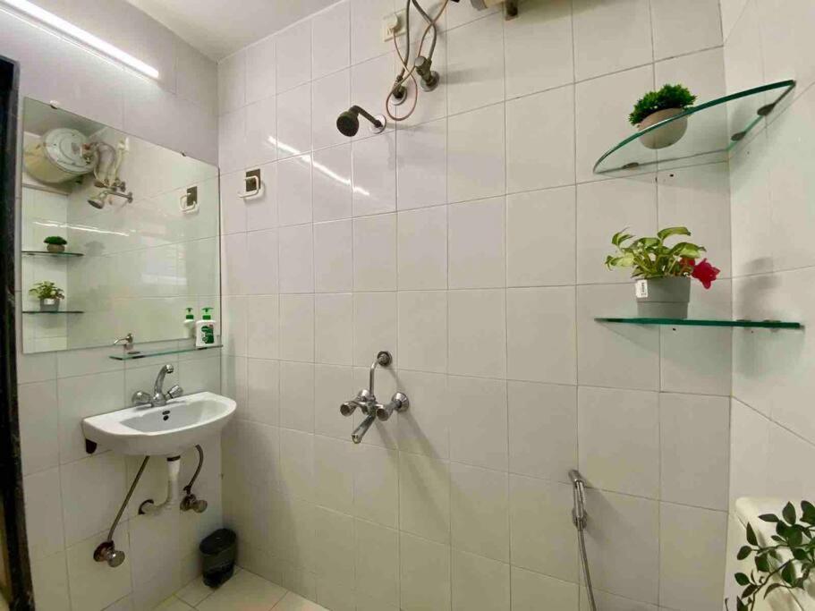 Simon Lydia 3 - A Bliss Nest In Bandra, Pali Village By Connekt Homes * Mumbai