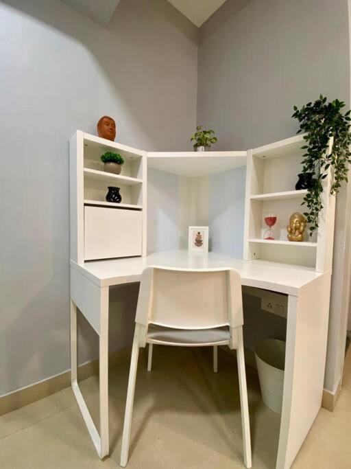 Apartment Simon Lydia 3 - A Bliss Nest In Bandra, Pali Village By Connekt Homes Mumbai