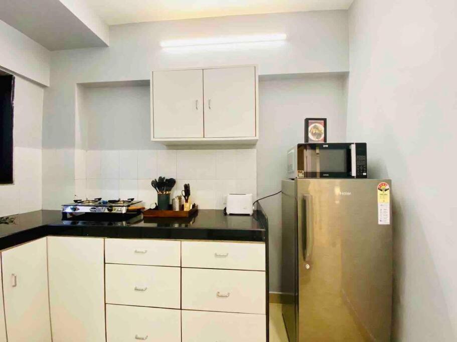 Apartment Simon Lydia 3 - A Bliss Nest In Bandra, Pali Village By Connekt Homes *