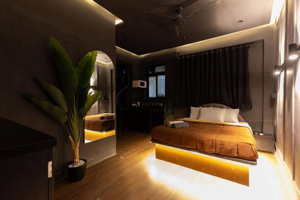 Welcome To The Darker Side Apartment Mumbai