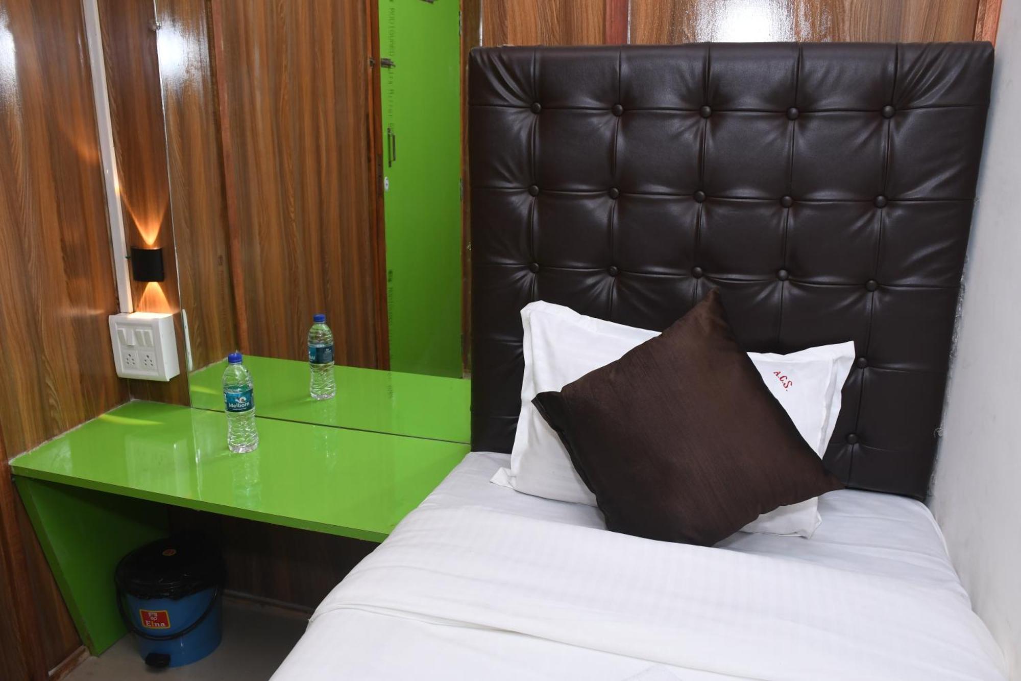 Hostel Airport Near T2