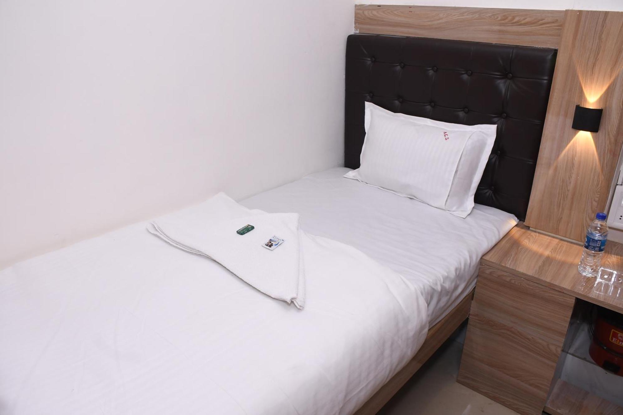 Hostel Airport Near T2 *