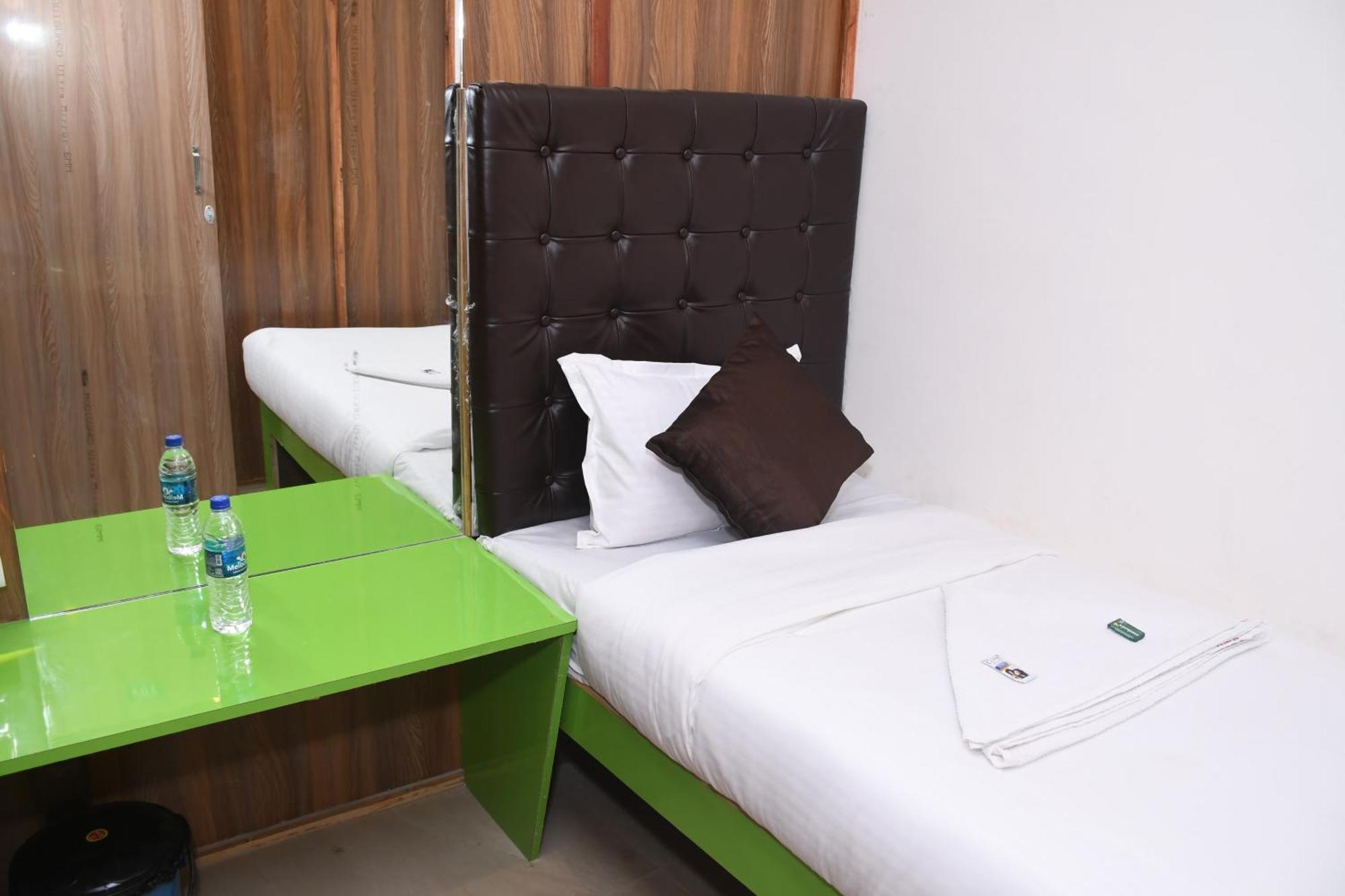 Hostel Airport Near T2