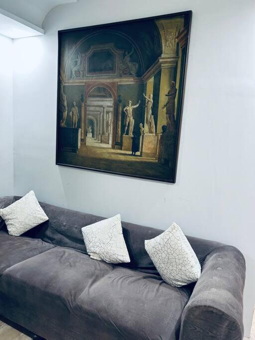 Gold Palace 3 Bedroom Hall Mumbai