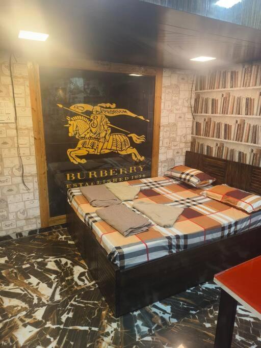 Gold Palace 3 Bedroom Hall *