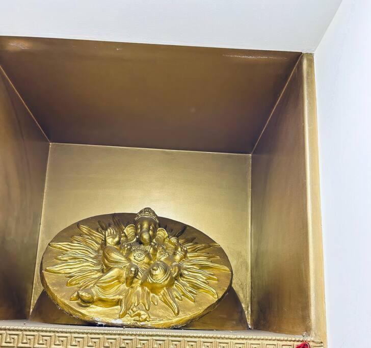 Gold Palace 3 Bedroom Hall Apartment