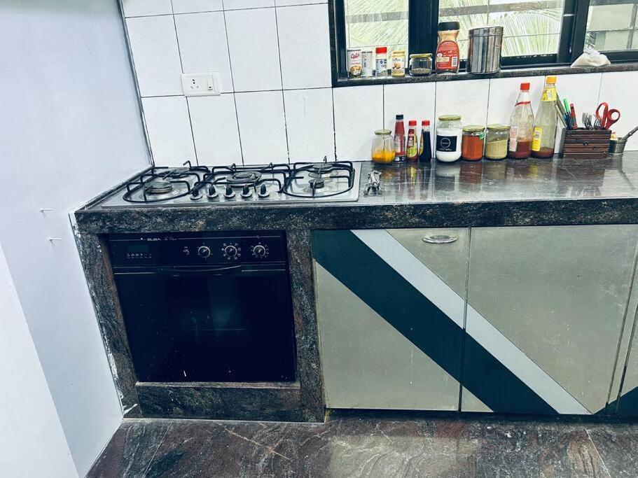 Gold Palace 3 Bedroom Hall Mumbai