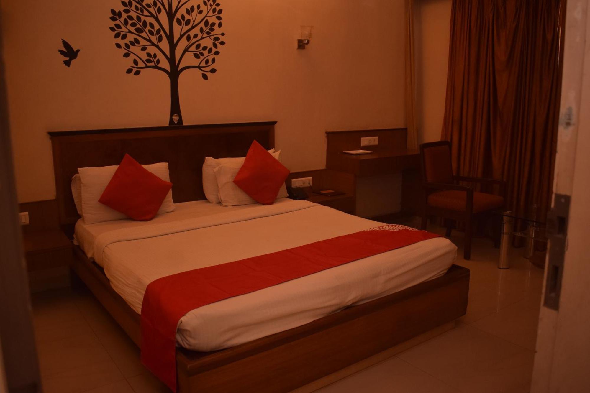 Hotel Dhiraj Mumbai
