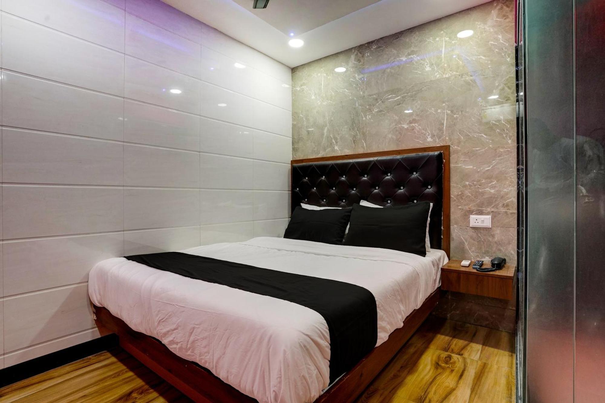 Oyo 8212 Flagship King Residency Hotel
