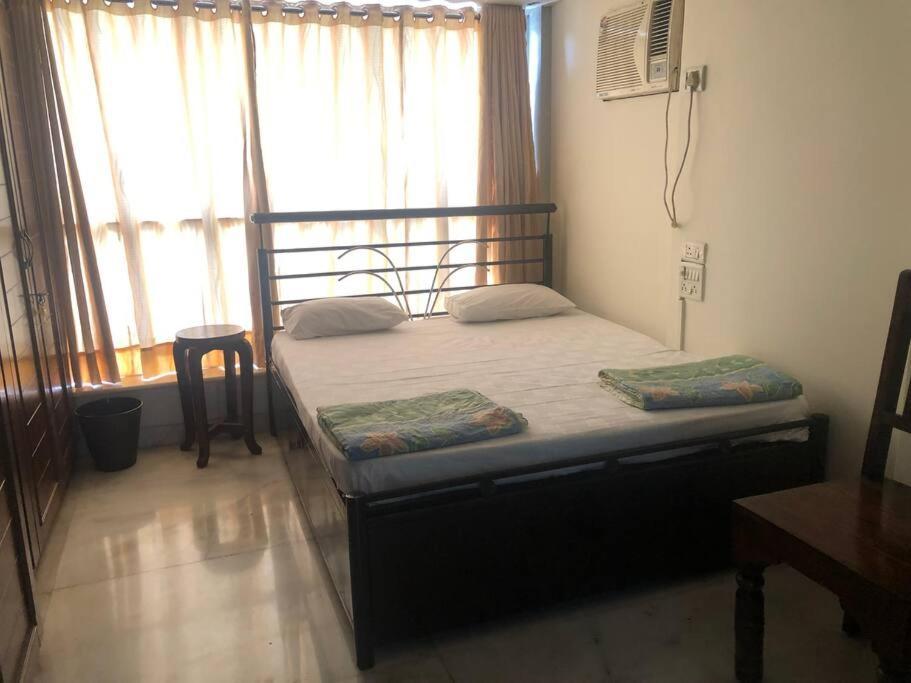 Apartment Sealink View Next To Hinduja Hospital Mumbai