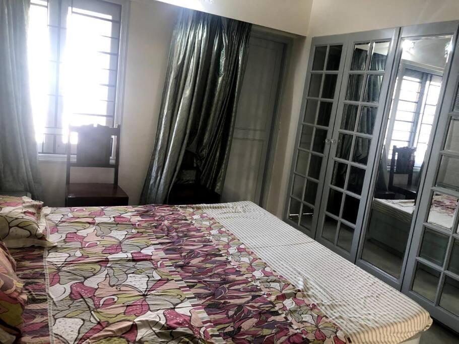 Apartment Sealink View Next To Hinduja Hospital