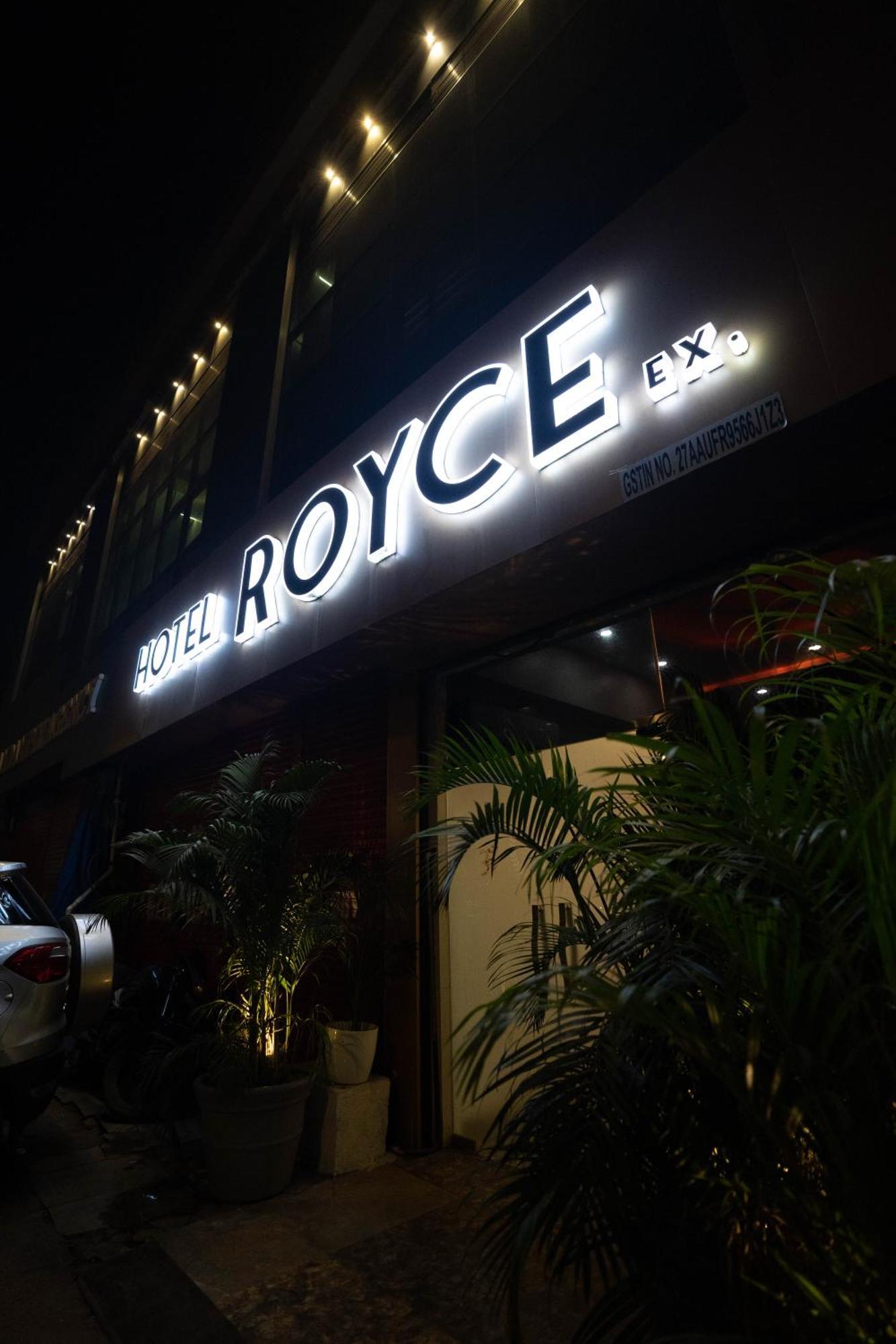 Royce Executive Near Us Consulate, Bandra Kurla Complex 3*