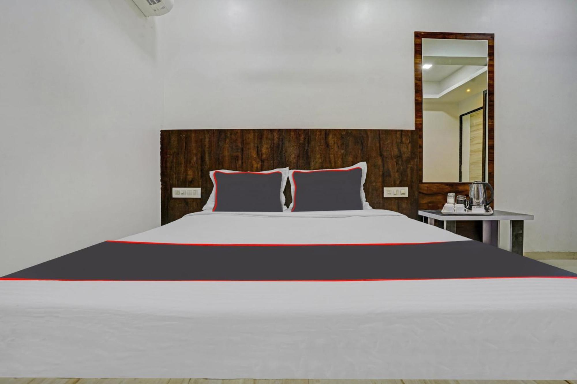 Hotel Collection O 81152 Krishna