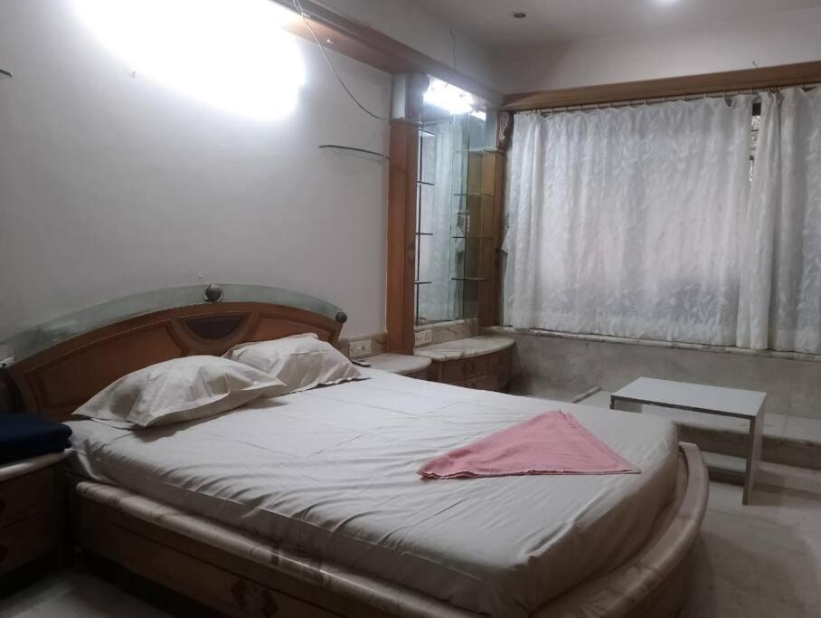 Luxury Studio With Bathtub Mumbai