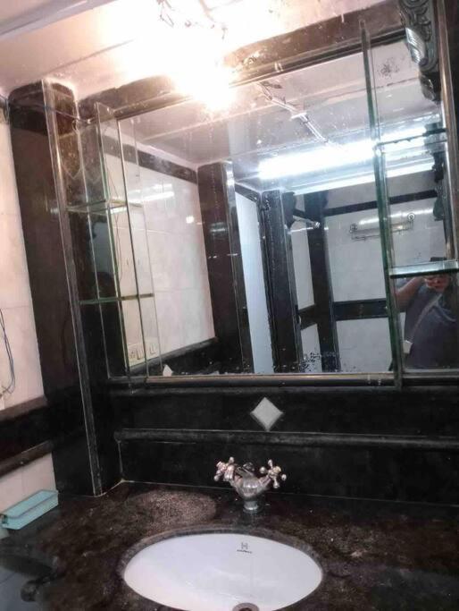 Luxury Studio With Bathtub Apartment Mumbai