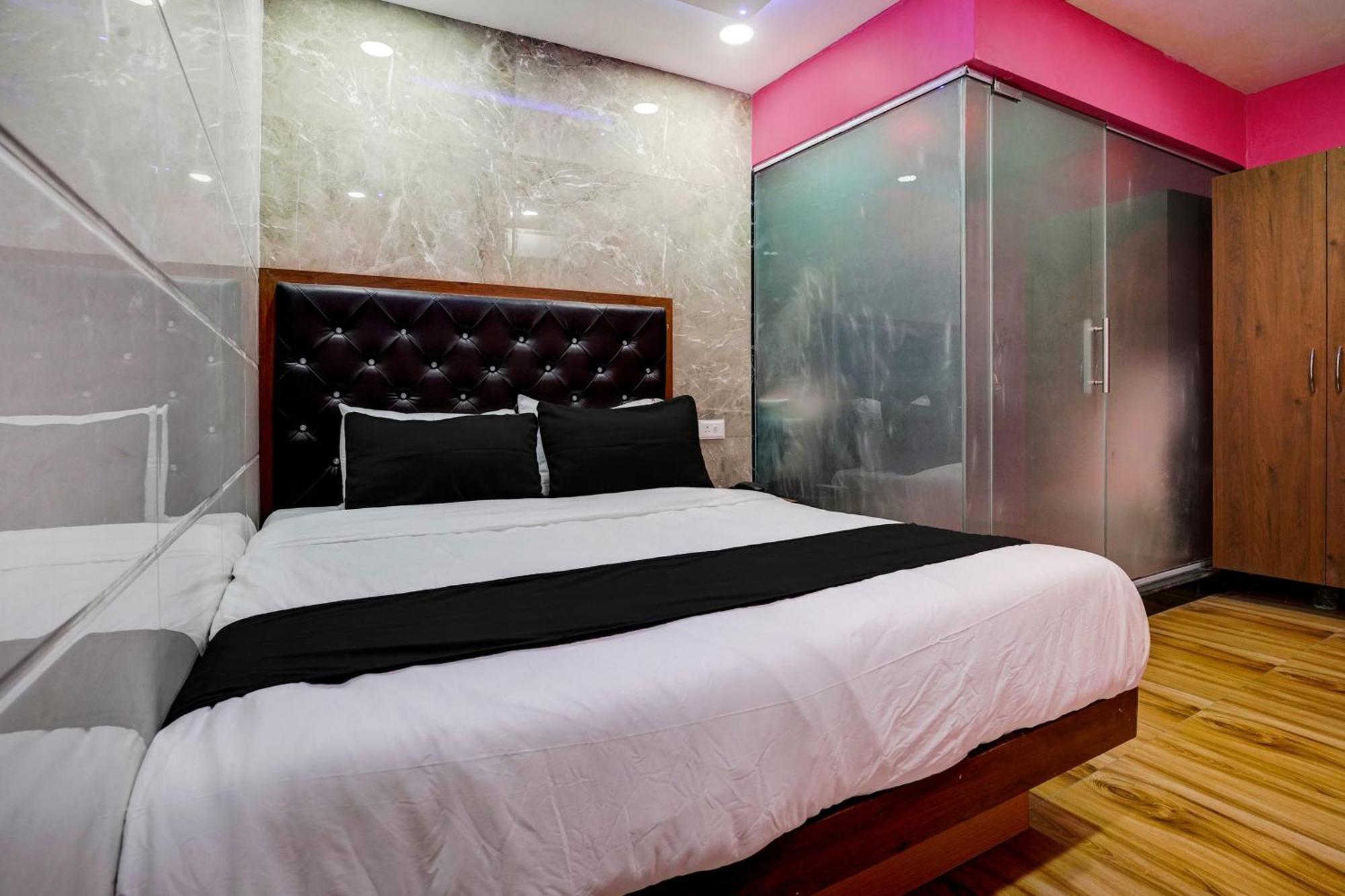 Oyo 8212 Flagship King Residency 3* Bombaim