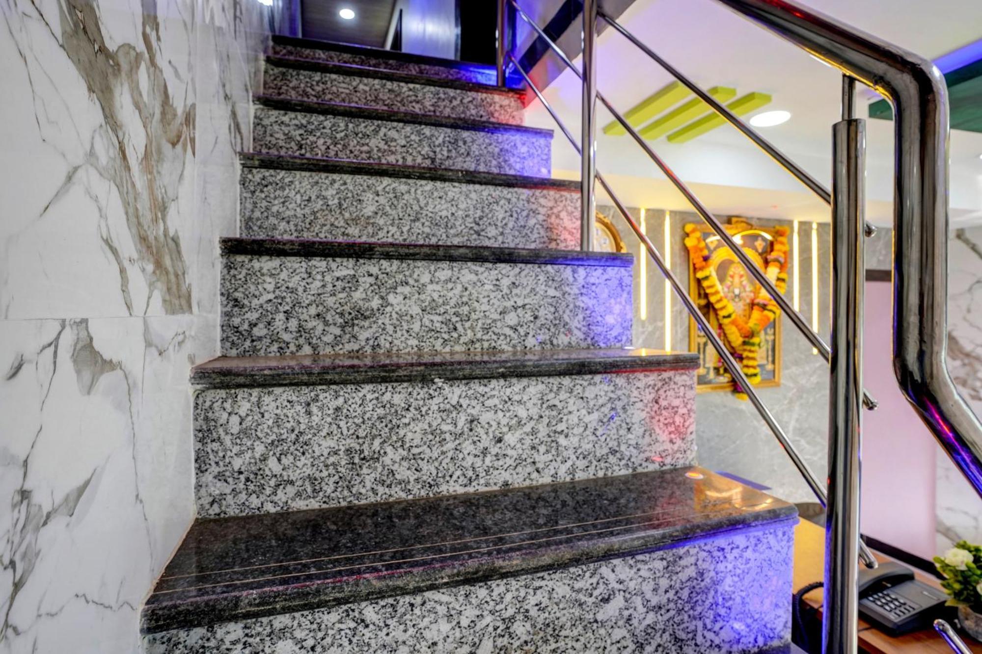 Hotel Oyo 8212 Flagship King Residency Mumbai