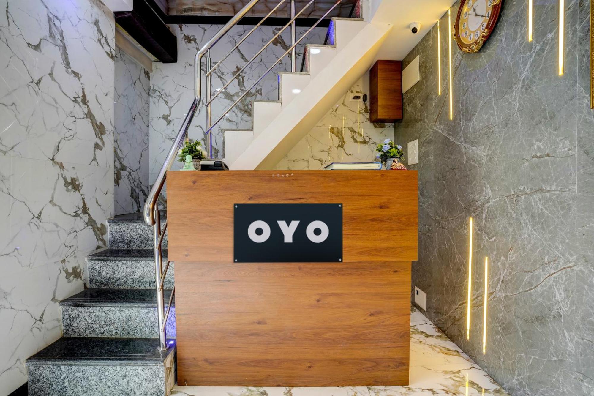 Oyo 8212 Flagship King Residency 3*
