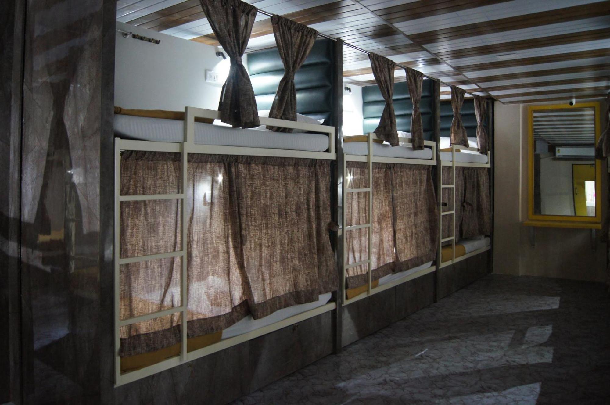 Apartment Mittal Dormitory Mumbai