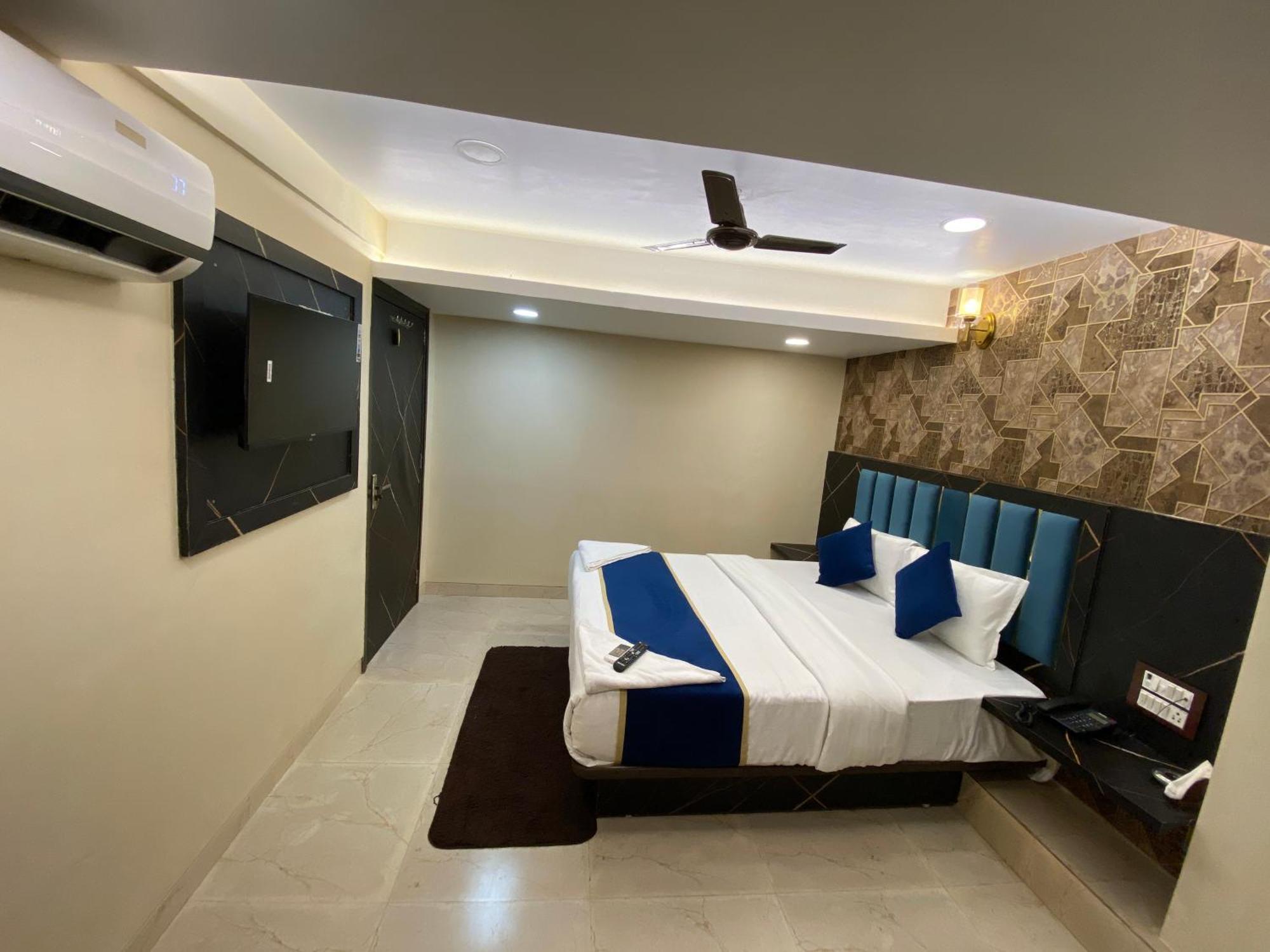 97 Inn- Andheri Versova 3*