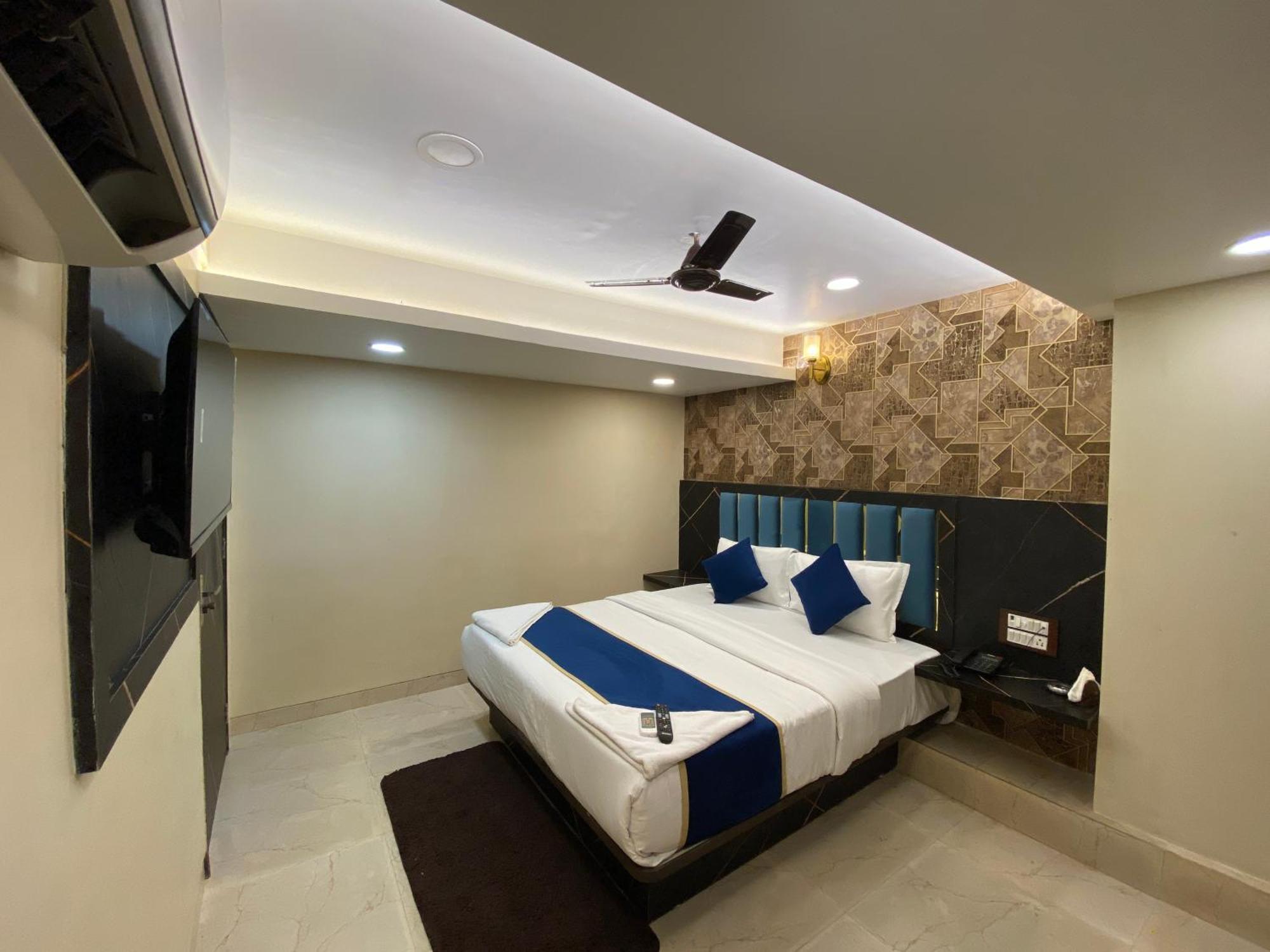 97 Inn- Andheri Versova