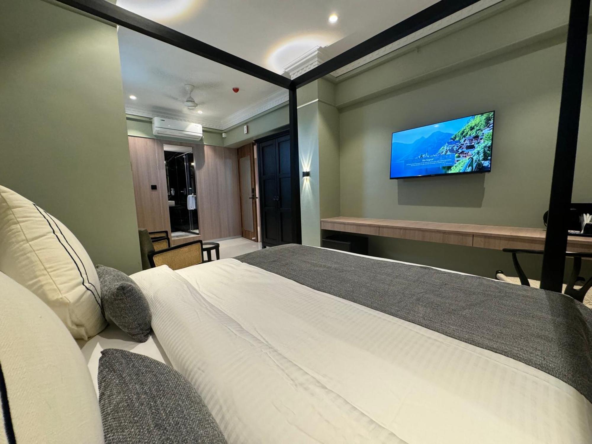 House, Valnai Malad Hotel 4*