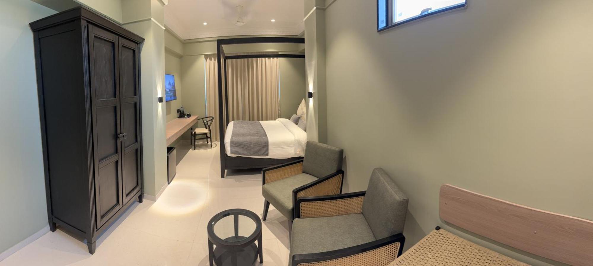 House, Valnai Malad Hotel