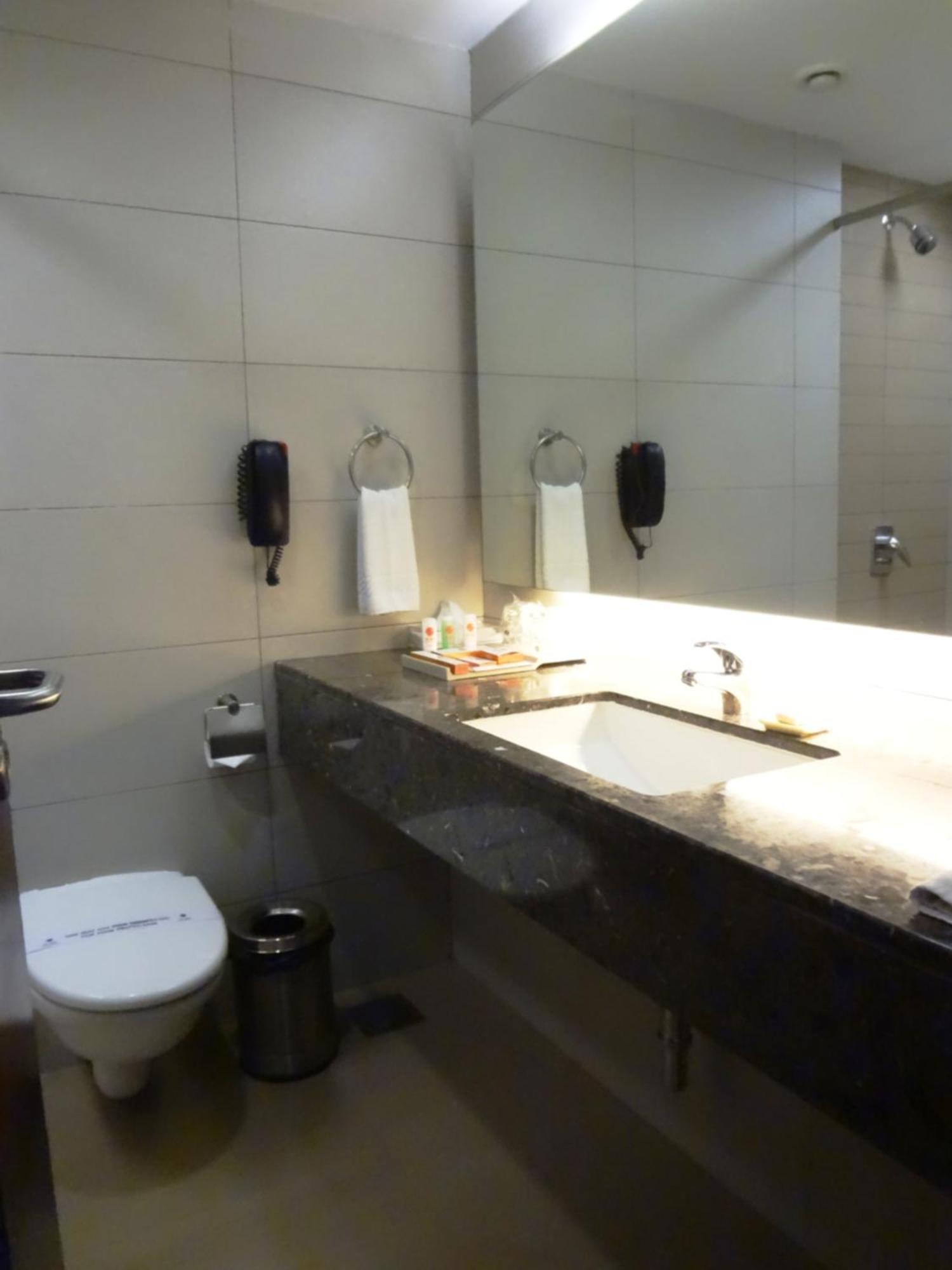 Suba International Sahar Road 4*