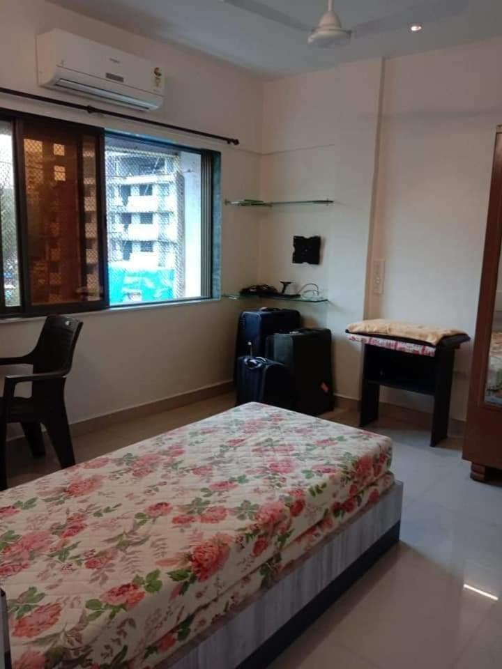 Khar West : 10 Th Road