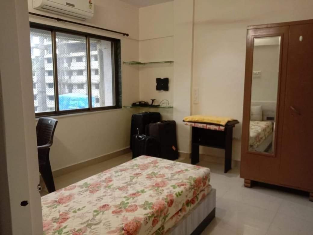 Khar West : 10 Th Road * Mumbai